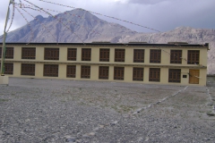 Das neue Schulgebäude soll gesegnet werden