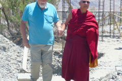 Mit Lama Zotpa auf dem Neubaugelände - 2019